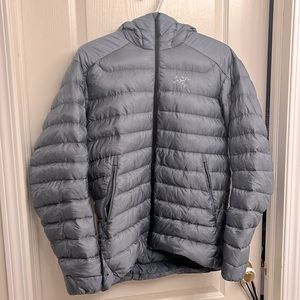 Arc’teryx Cerium LT Down Hoodie Men’s Medium Light Gray